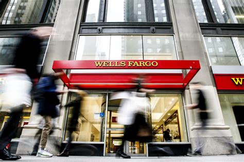 Wells Fargo agrees to pay $1 billion to settle shareholders' class-action lawsuit